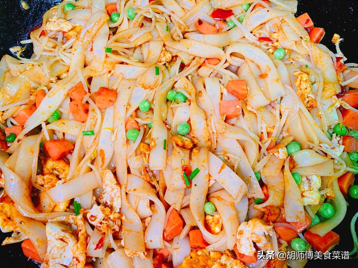 炒粉出锅前放什么油,炒粉要不要热油下锅