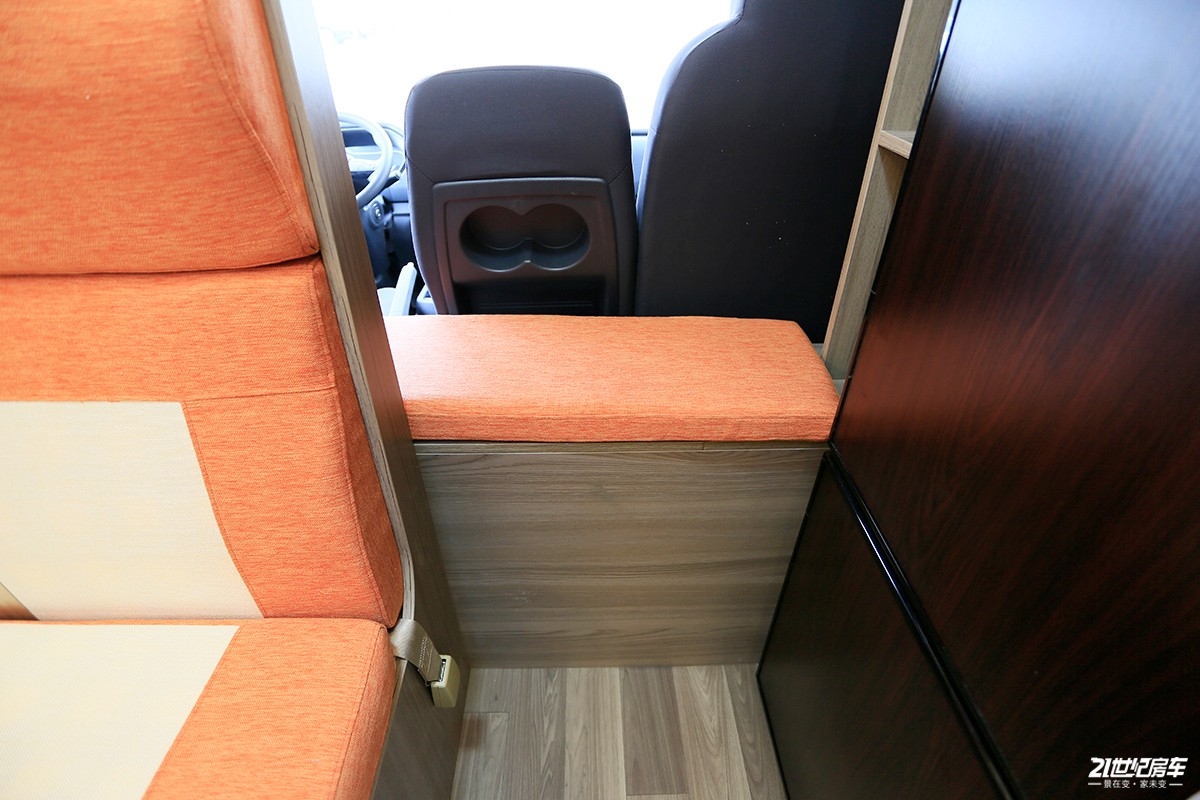 新飞轻卡h300房车价格是多少,新飞轻卡房车h300驾驶感受