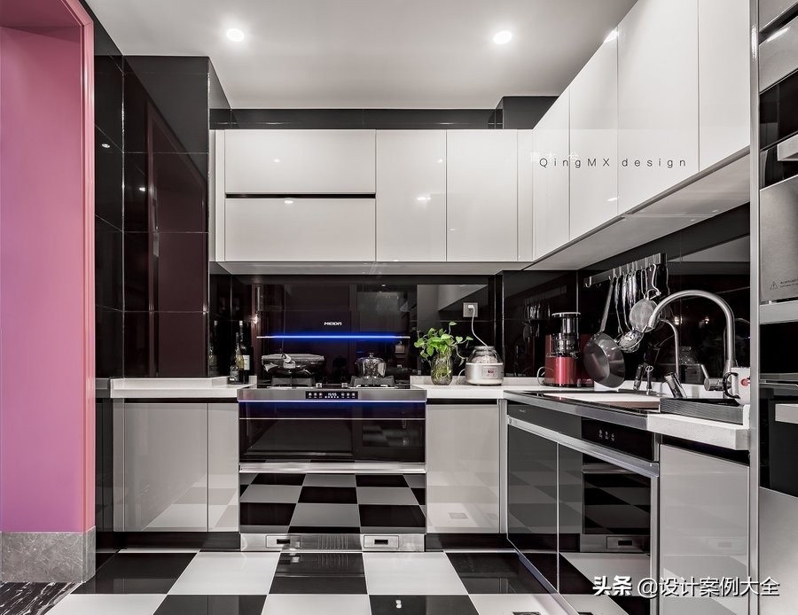 所谓伊人的下一句,所谓伊人在水一方的意思