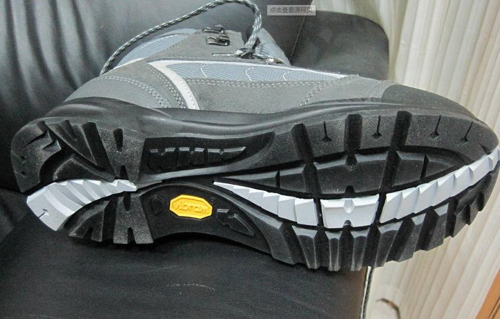 户外雨雪天气穿什么鞋子,雨雪天气穿什么衣服