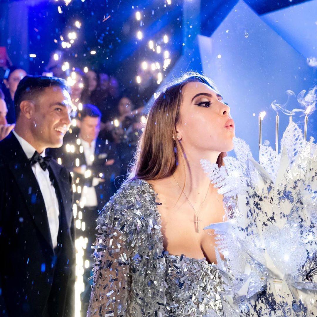 女大十八变!卡纳瓦罗为女儿举办成人礼玛丁娜神似卡帅成性感女神