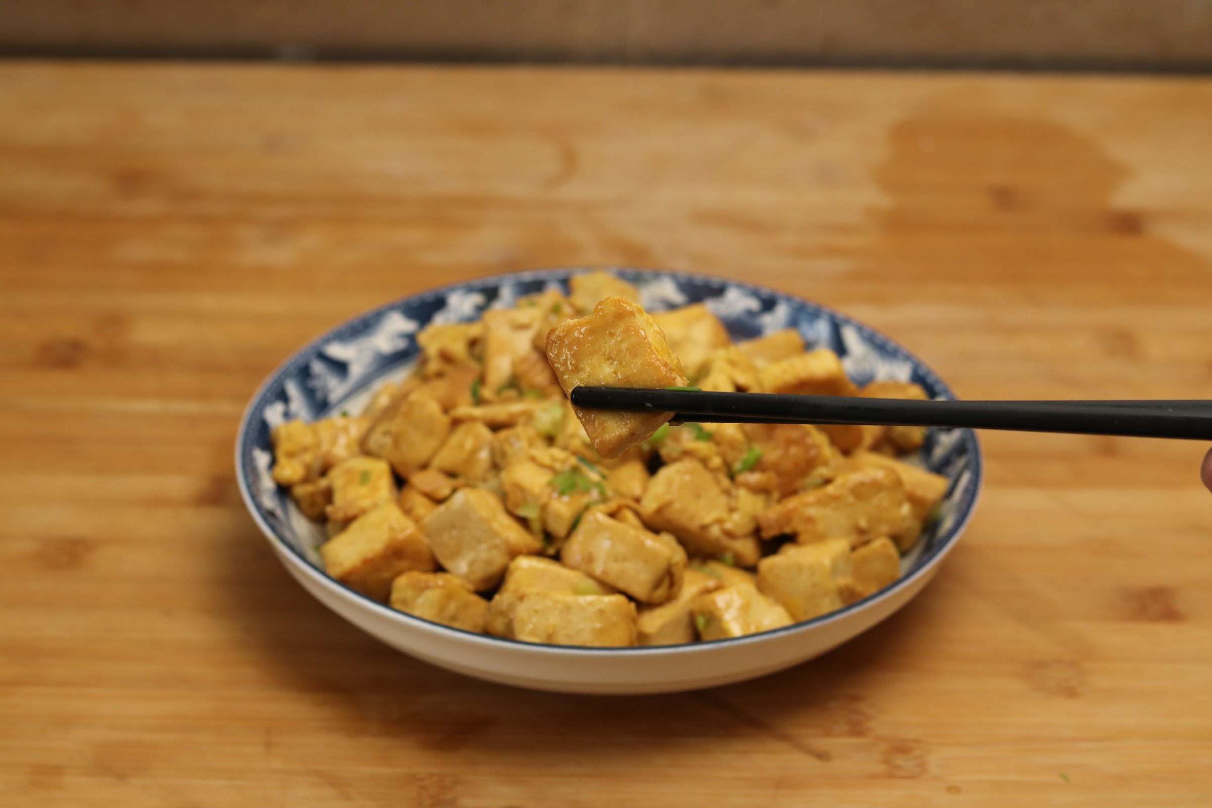 煎豆腐的豆腐是老豆腐还是嫩豆腐,煎豆腐的技巧是什么