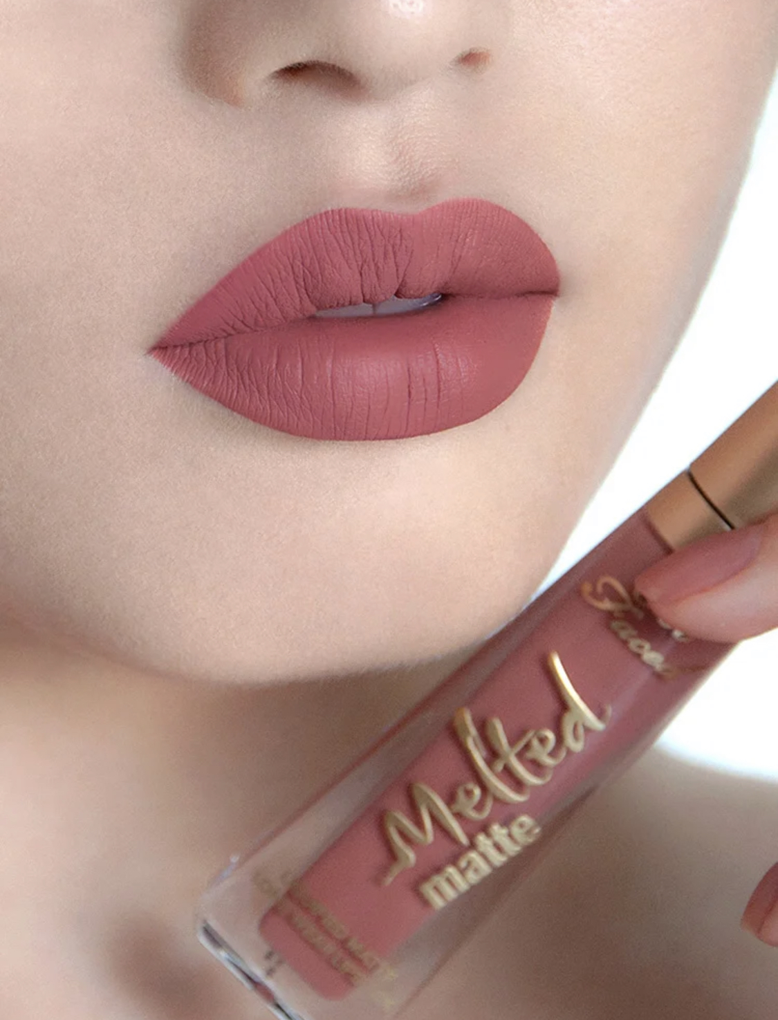 又显白又好看的口红色号,比较润且显白的口红