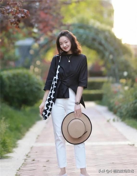 西装小脚直筒裤雪纺衫春夏,紧身裤搭配露肩衫洋气还清新减龄