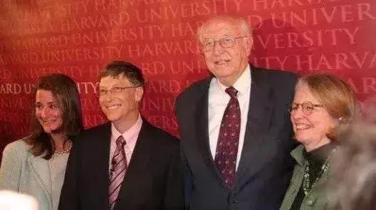 比尔盖茨女儿生活照片,比尔盖茨23岁女儿近照曝光