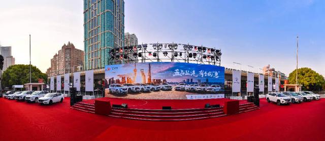 嗨购晨报|巴宝莉、芬迪6.5折起！有钱也买不到的爱马仕铂金包有现货；上汽嘉年华千载难逢，5.5折购车