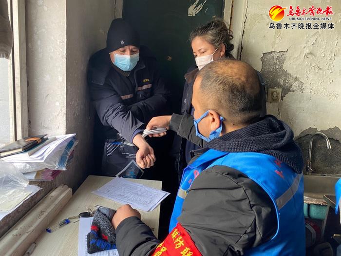 精准服务一呼就灵社区有支蓝精灵志愿者服务队