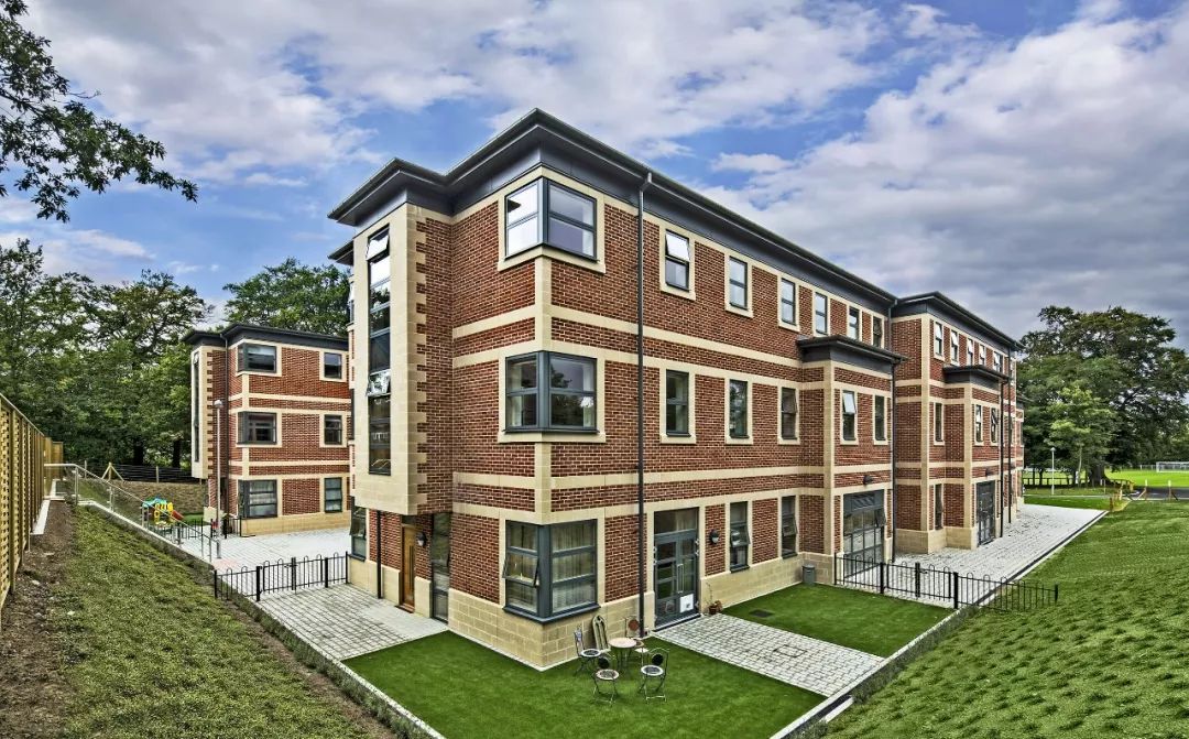 浼︽暒鐨囧澶у瀛﹂櫌浠嬬粛,浼︽暒鐨囧澶у