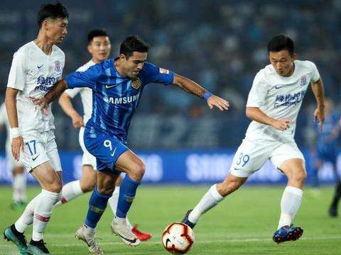 江苏苏宁主场0:3不敌上海上港,江苏苏宁足球全部比赛