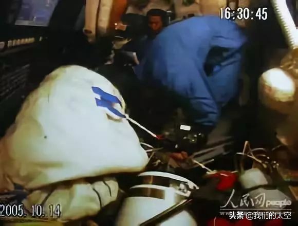 王俊凯关晓彤吴磊宋祖儿,王俊凯关晓彤吴磊签名