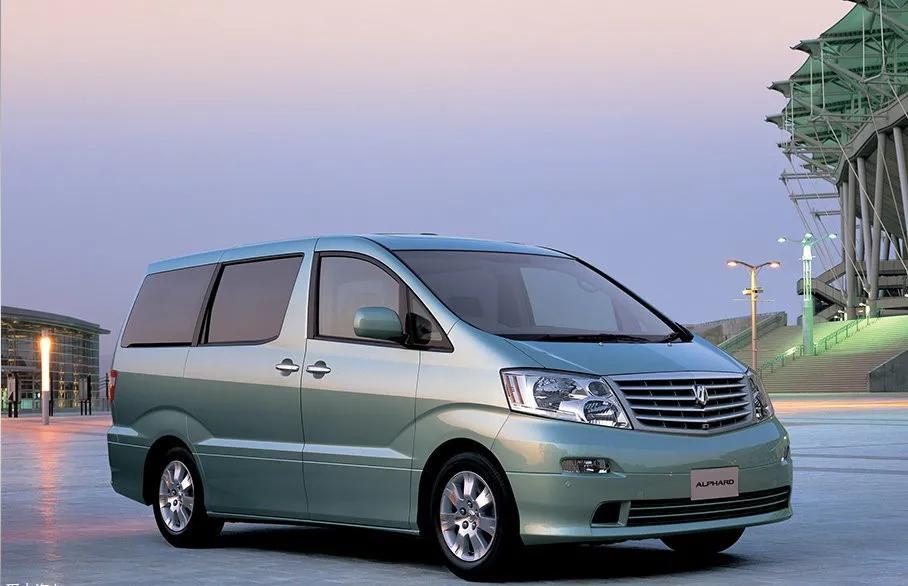 富人买菜车埃尔法,价值千万的丰田埃尔法加长限量版