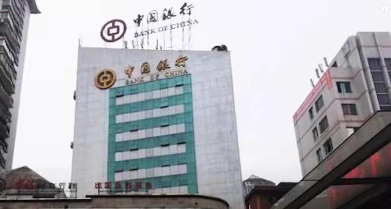 *门惨灭**案制造者，18年后摇身一变成正科级干部，法律终将其严惩