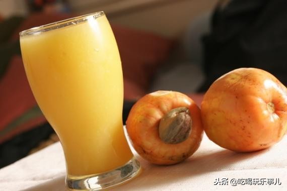 像花生一样好吃的腰果长在树上吗,腰果树上的腰果