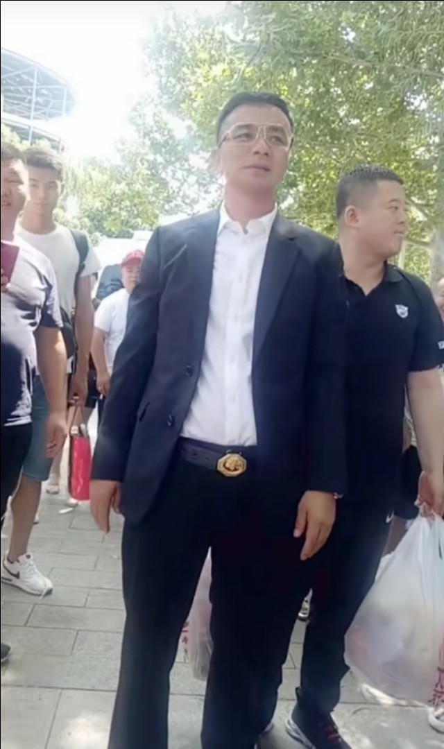 辛巴回归五哥视频,五哥预言最新视频