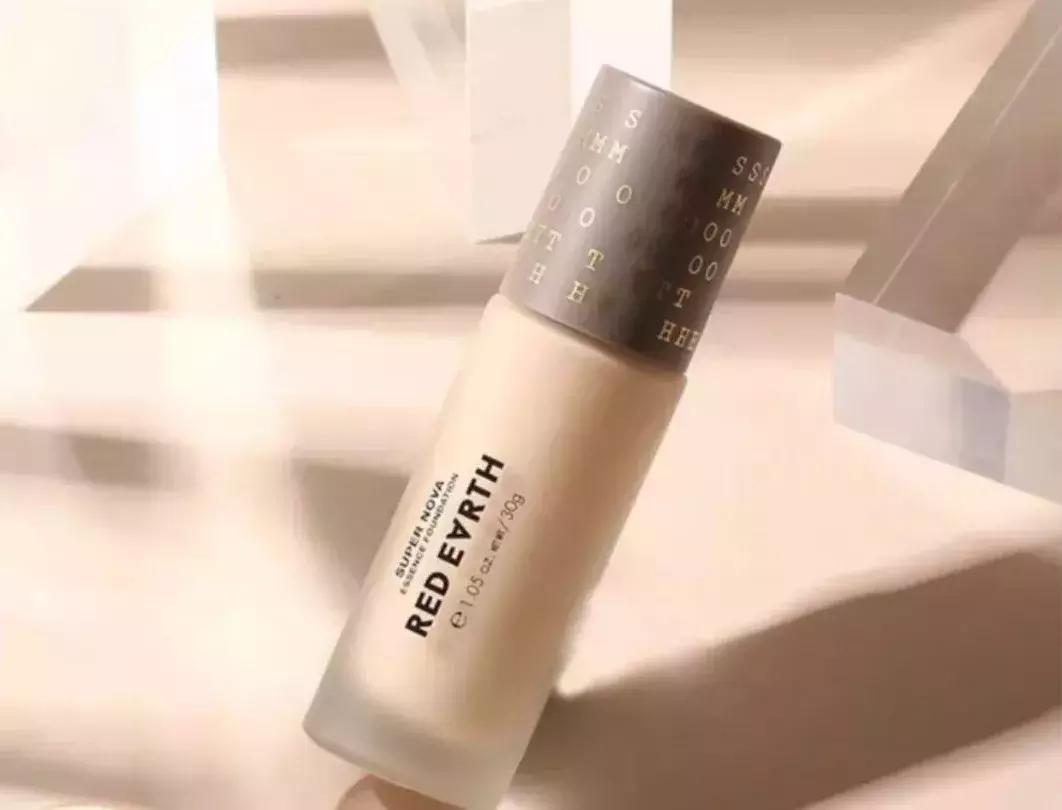 超详细干货|游泳池里到底用什么手法才能不脱妆?