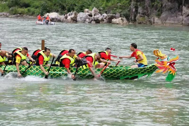 重庆最精彩划龙舟比赛,重庆的端午划龙舟比赛是几号