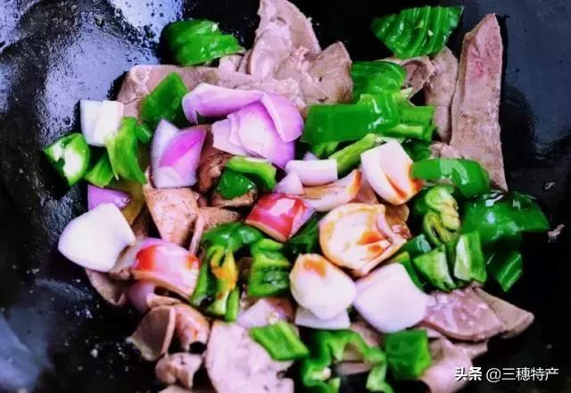 剁椒孔雀鱼的做法,剁椒孔雀开屏清蒸鱼