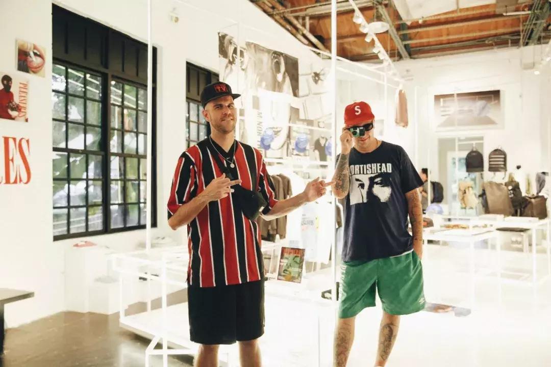 “悼念”完EDC，最近又骑到Adidas头上了