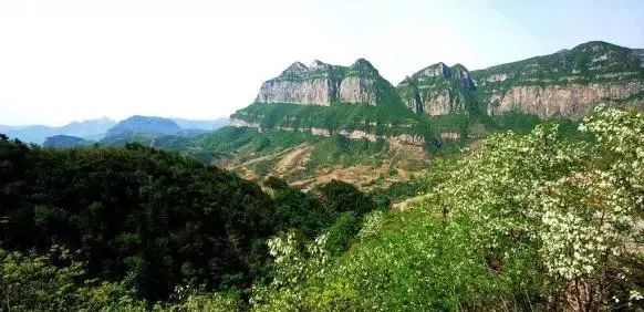 巍巍太行山山峰险峻,太行山奇峰峻岭