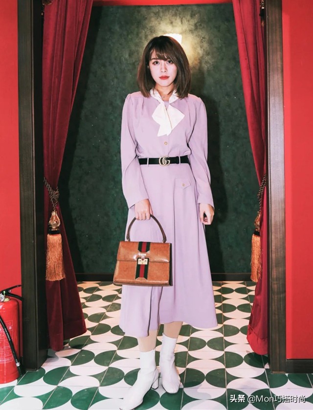 简单又显瘦的细腰带,腰带系成v型显瘦