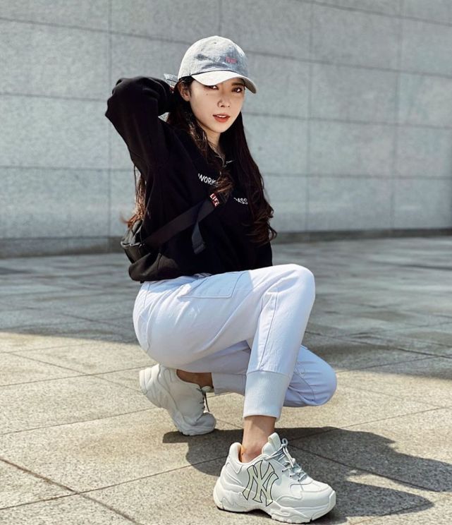 EXO、泫雅pick的潮牌,你确定不来一顶MLB帽子吗？