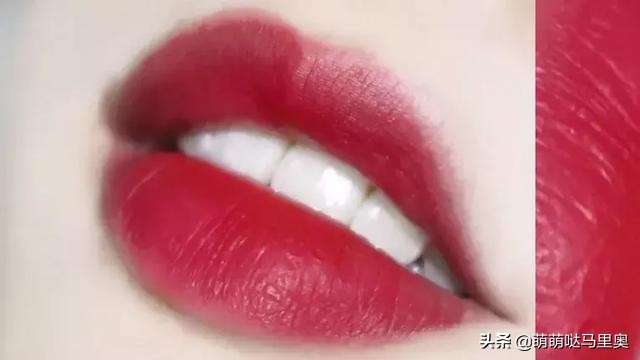 涂口红了就显得脸平,涂了口红是不是更有女人味