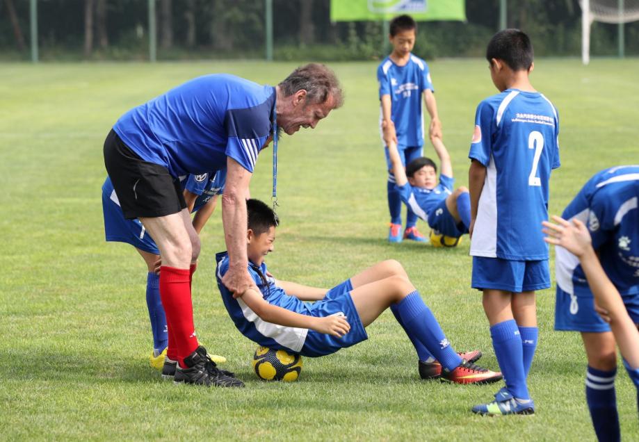 6岁神童跳327次全程0失误夺冠,6岁神童吉尼斯纪录