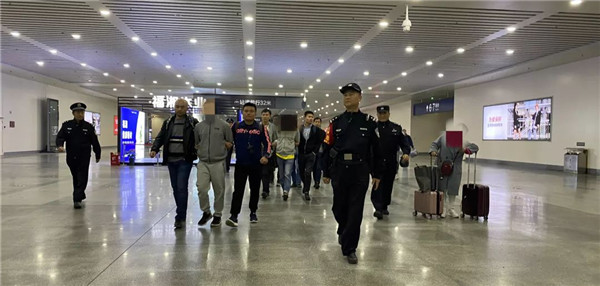 一瓶防晒霜牵出上亿元,一瓶防晒霜牵出亿元网红假货