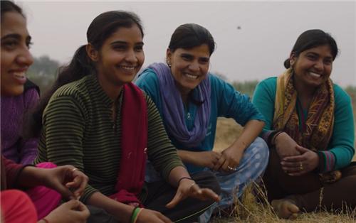 奥斯卡最佳短片记录印度女人争取卫生巾自由,卫生巾是怎么做成的