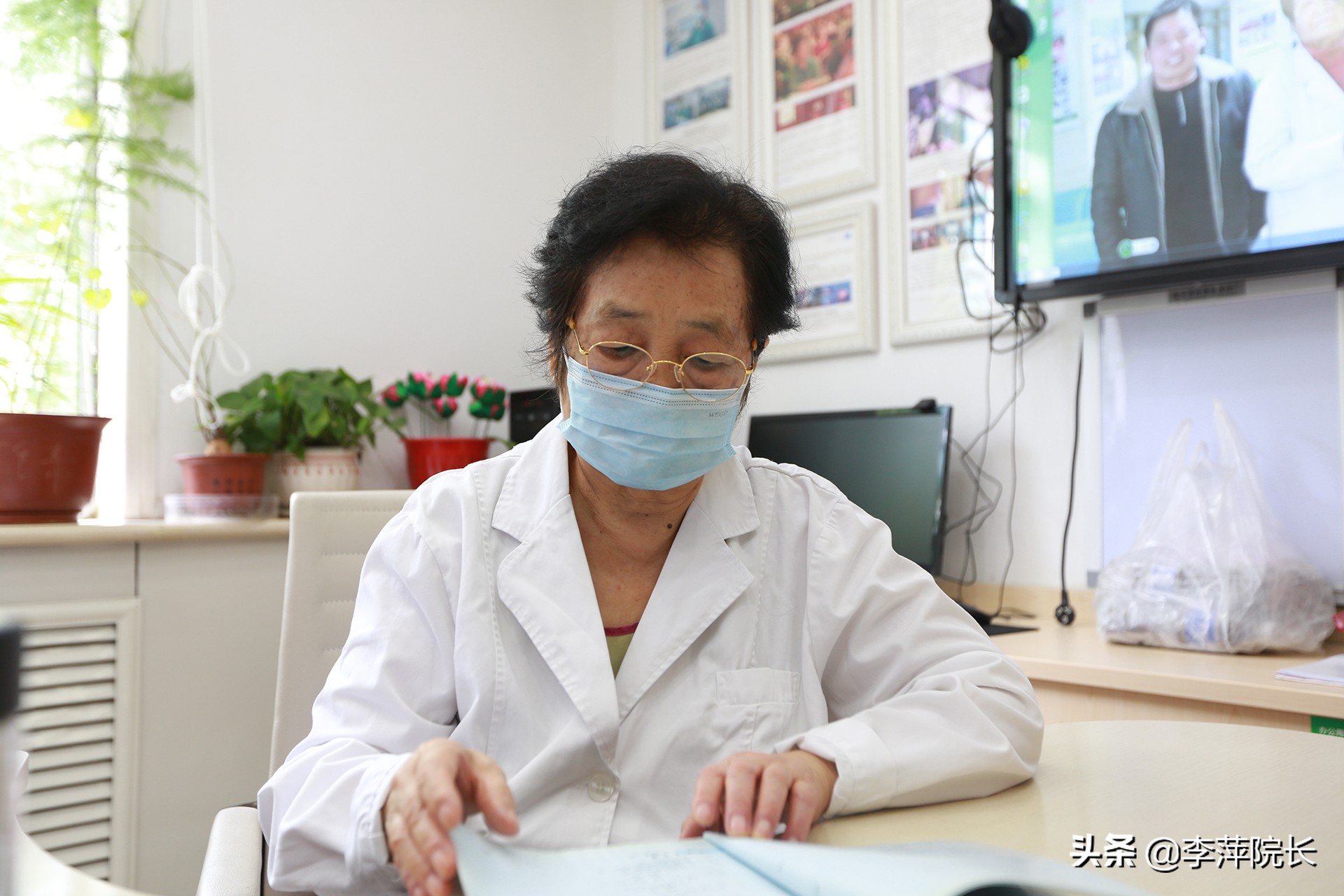 多囊输卵管不通畅备孕操,多囊伴有输卵管堵塞可以做疏通吗