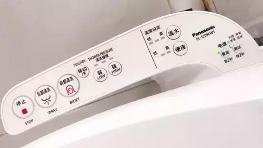 松下智能马桶盖暖风口清洗,松下智能马桶盖清洁保养