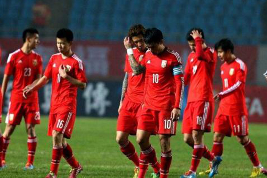 东亚杯日本失误,东亚杯最后战0比1不敌朝鲜