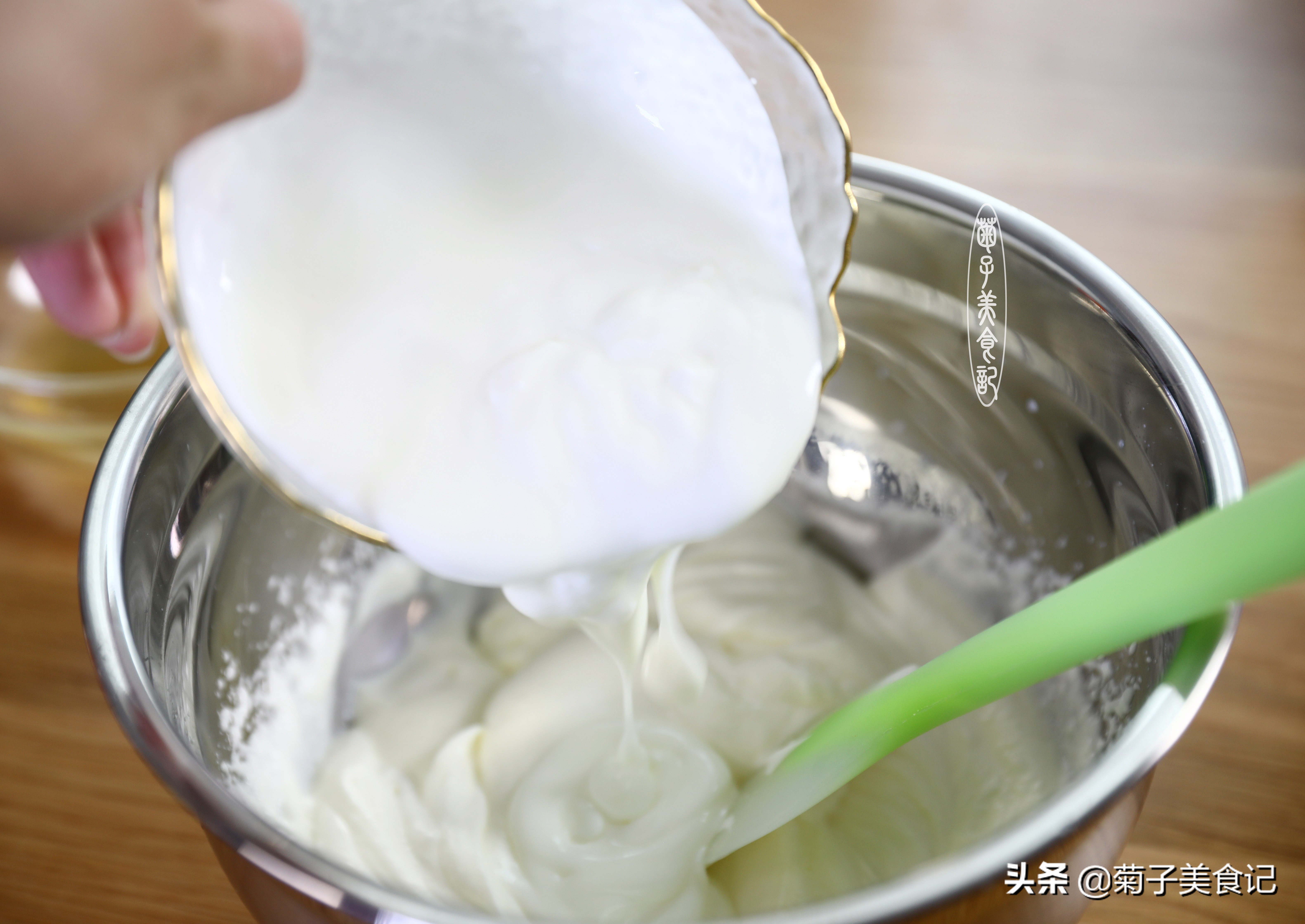 超级美味的抹茶蛋糕,夏季甜点清新抹茶慕斯