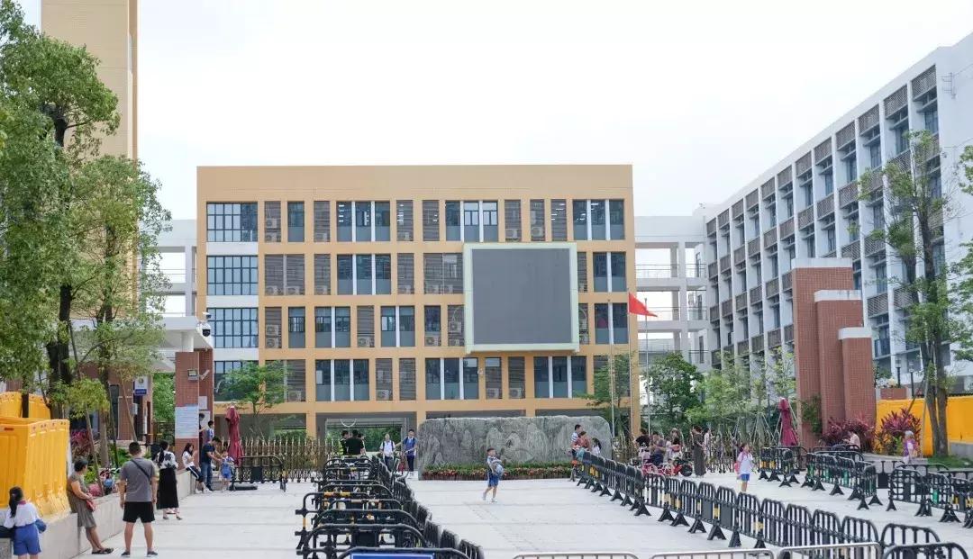 这里是观澜,下一站民治