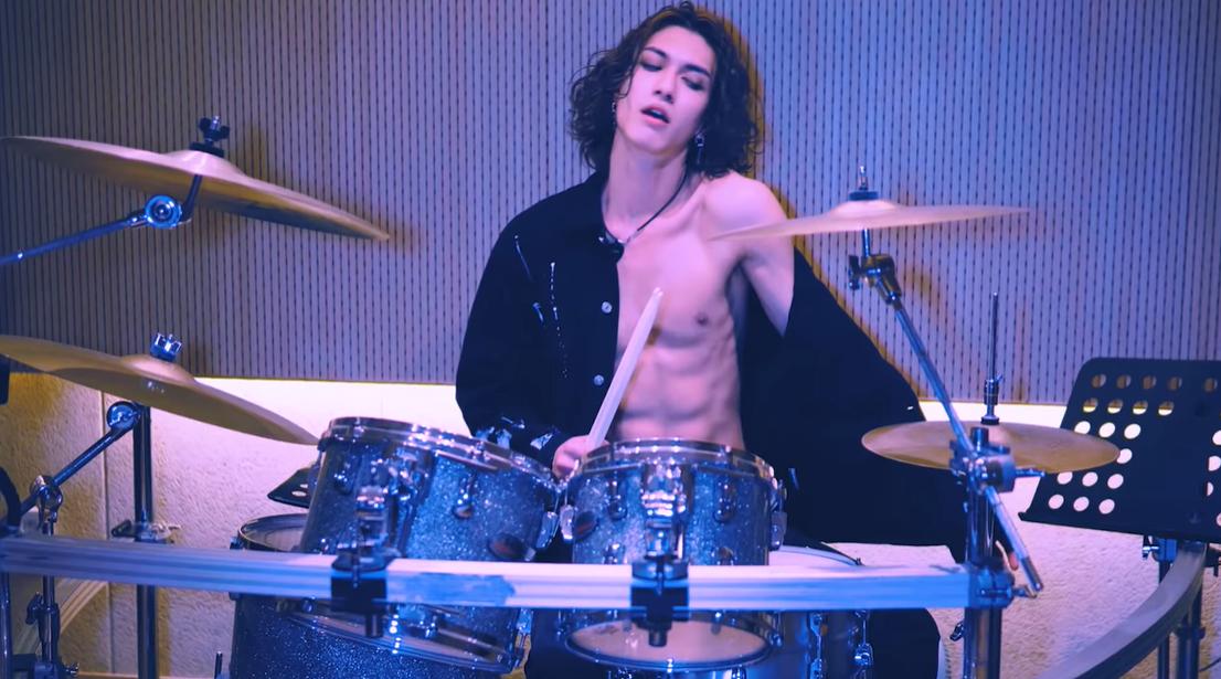 被公司冷藏，成为网红另辟蹊径，帅气韩国打鼓小哥圈粉18万粉丝