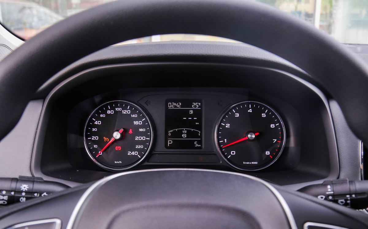 荣威i6同级对比,荣威i6深度体验