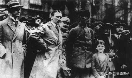 无论有无希特勒，二十世纪早期的德国都是孕育独裁者的温床