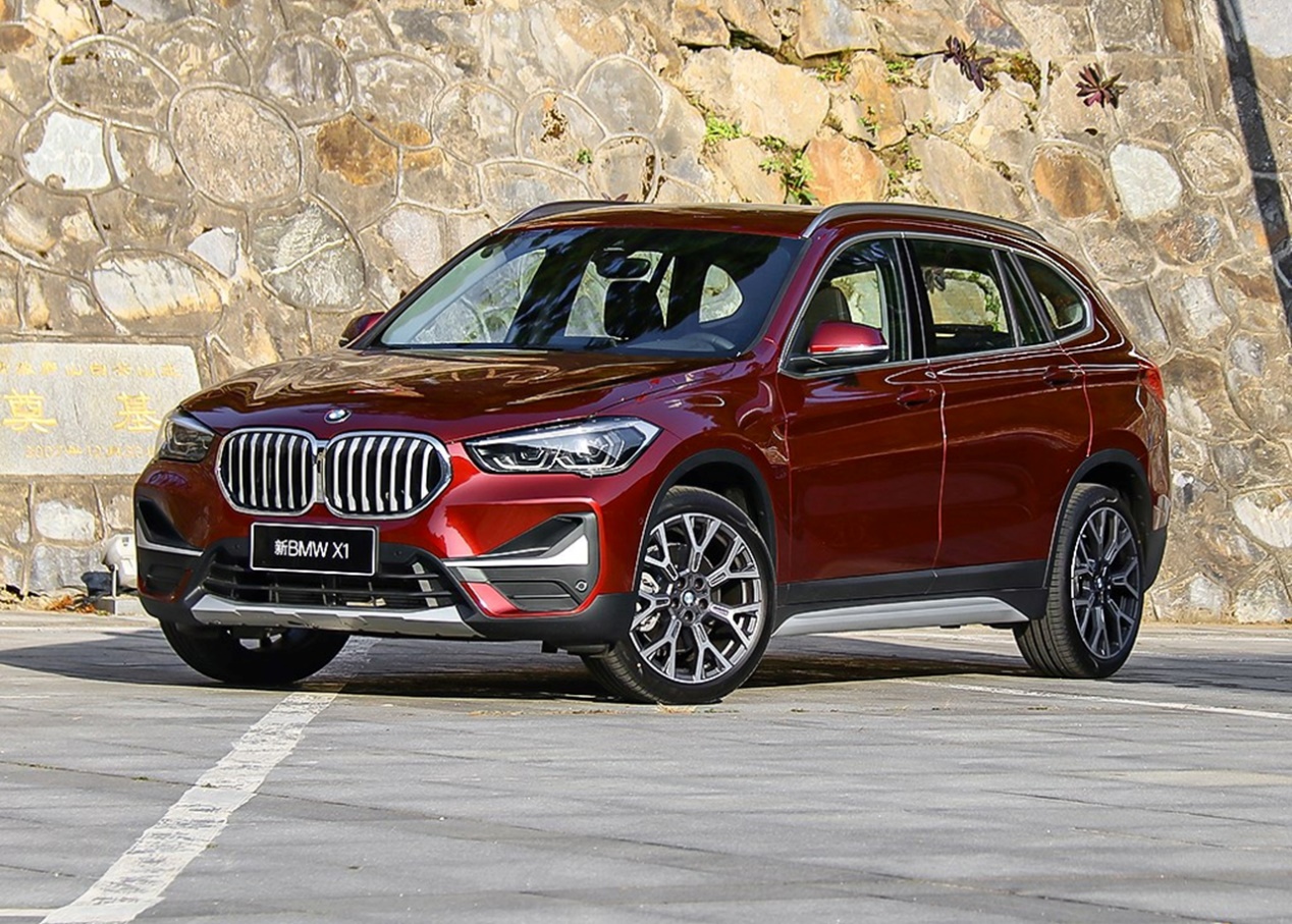 宝马x1全方位解析,宝马x12021款xdrive25li尊享四驱