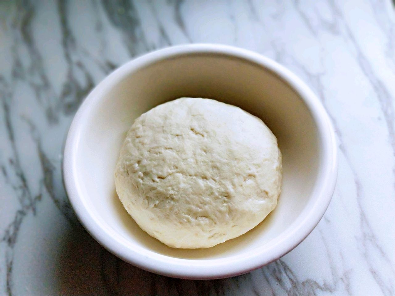 自己在家怎么做披萨简单又好吃,在家也能做披萨制作简单可口美味