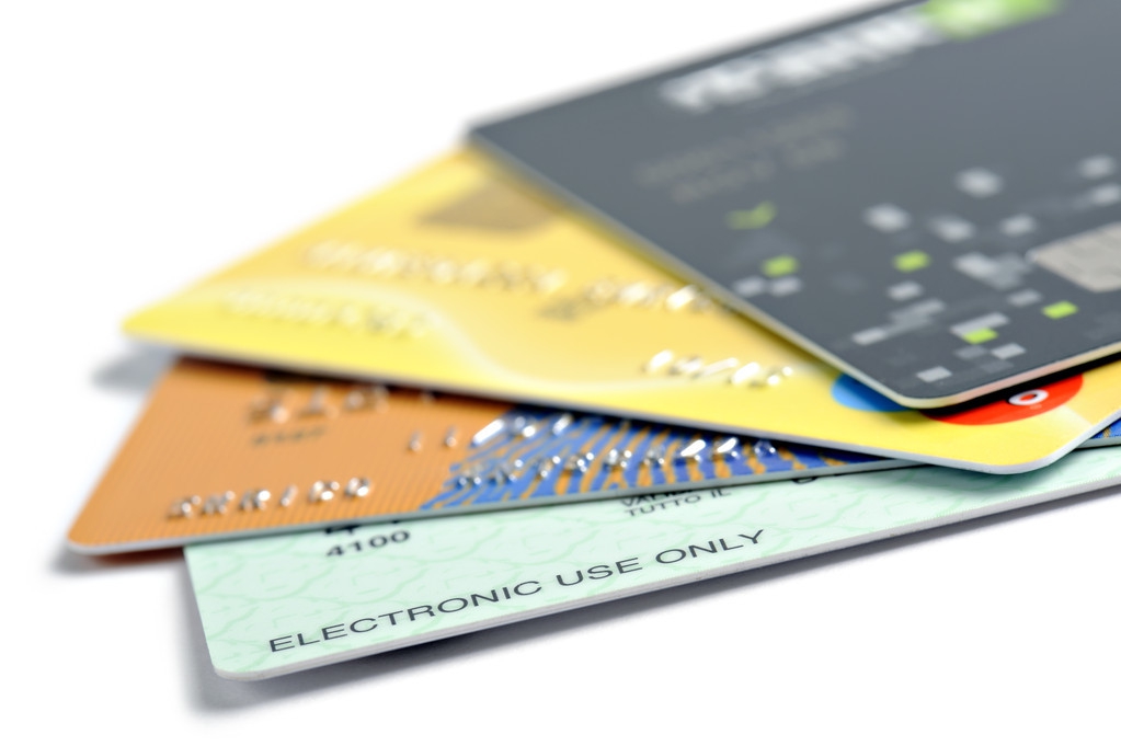 最实用的几张信用卡,银行推信用卡的目的