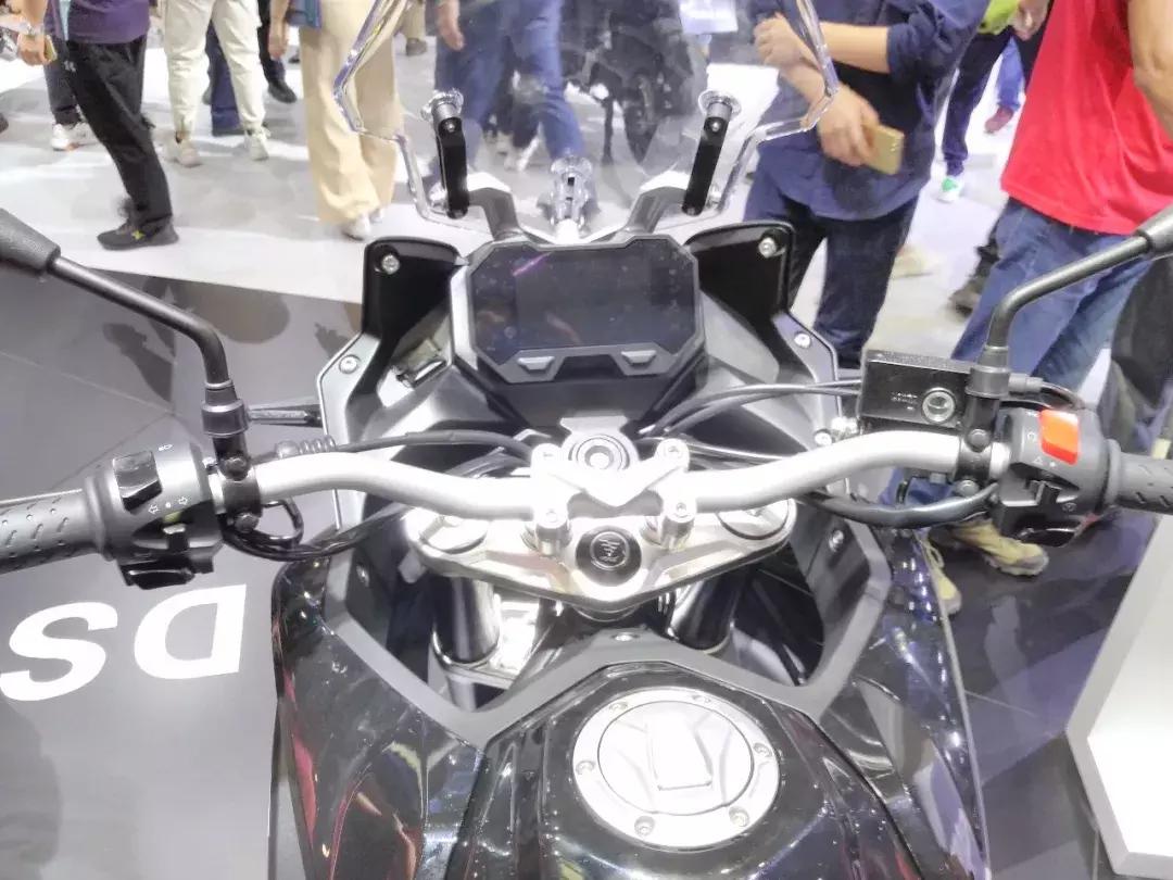 搭载宝马发动机的豪华车型,搭载3.0tv6发动机宝马