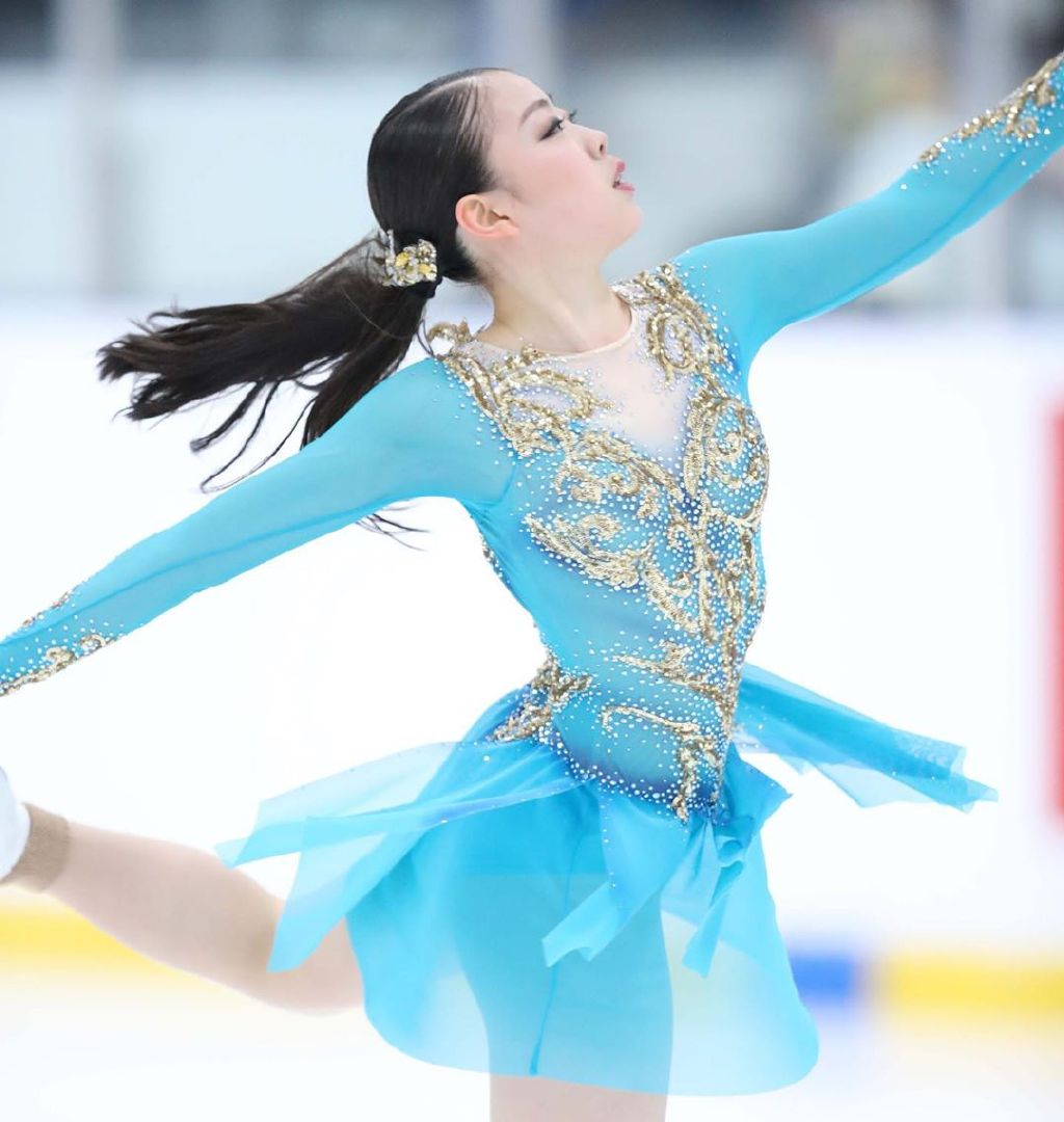 羽生结弦通版限定,羽生结弦本次比赛衣服设计细节