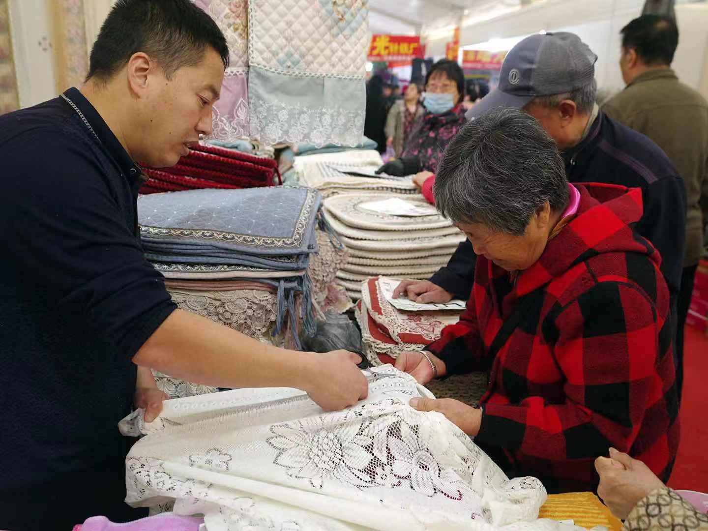 春季服装特产展销会,秋季服装农产品购物节