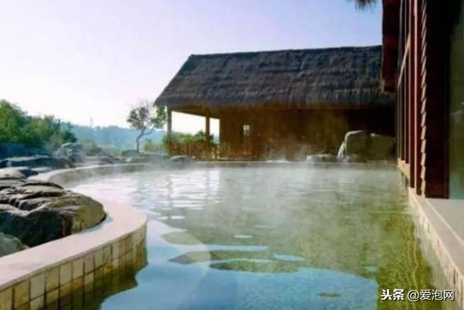云南十大最美温泉，不但美食众多，美女也如云，带你泡遍全云南！