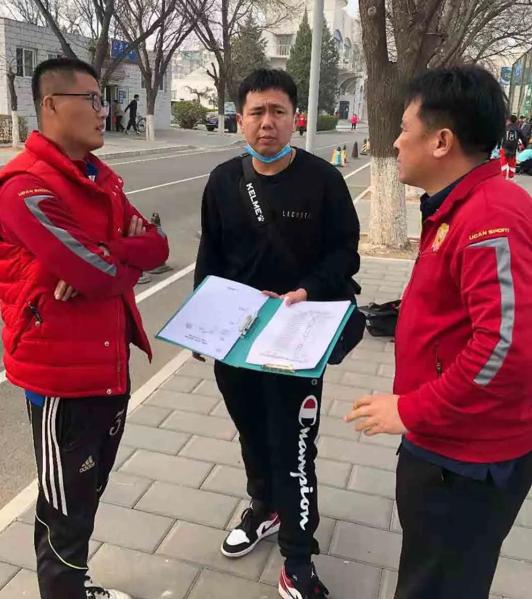 草根球员故事,足球老将的故事简介