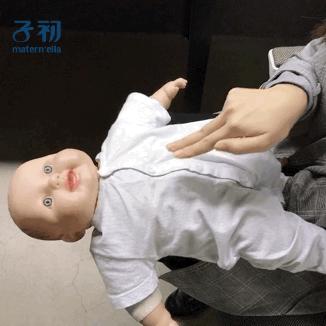 婴儿喝奶被窒息,婴儿喝奶被呛了怎么办