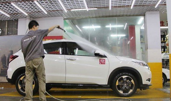 新手自己洗车准备哪些东西,自己洗车要注意这5件事