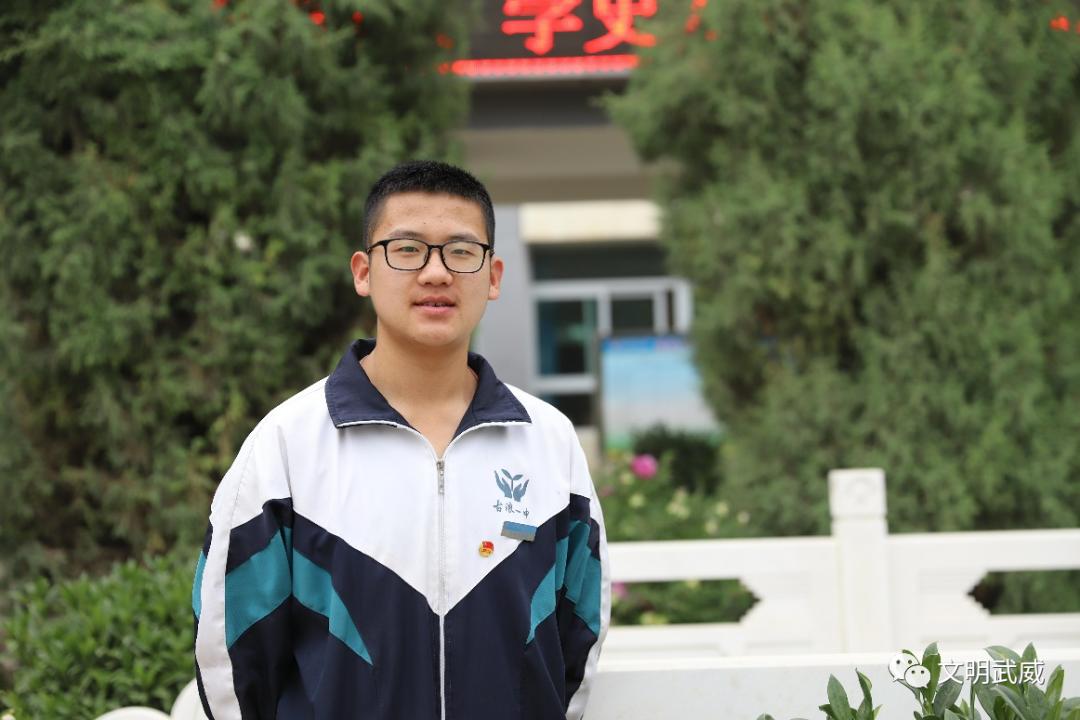 小学生诵读红色经典聆听党的故事,童心向党党的故事我来讲作文600字