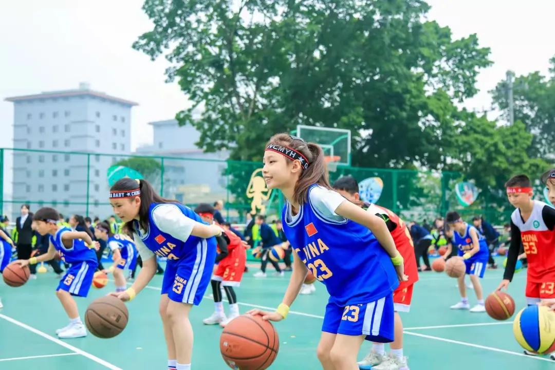 小学课间舞蹈操重庆版,重庆课间操跳什么