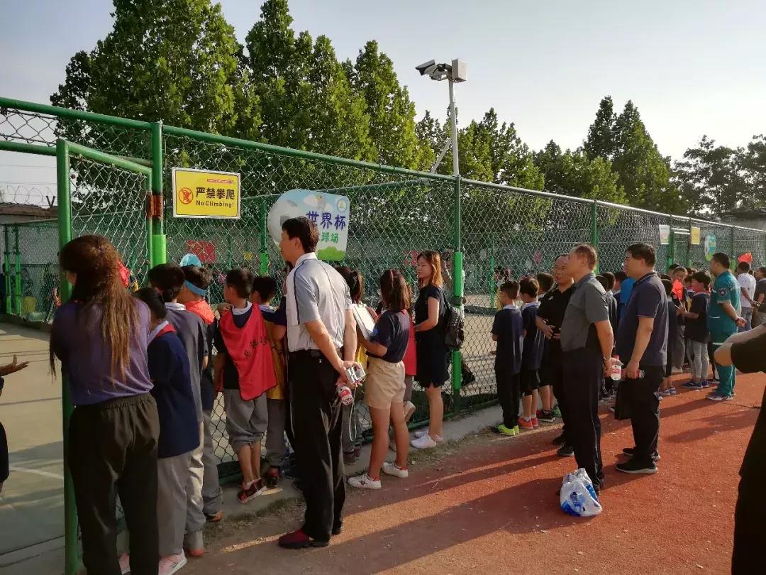 中国媒体团考察,探访全国足球特色学校